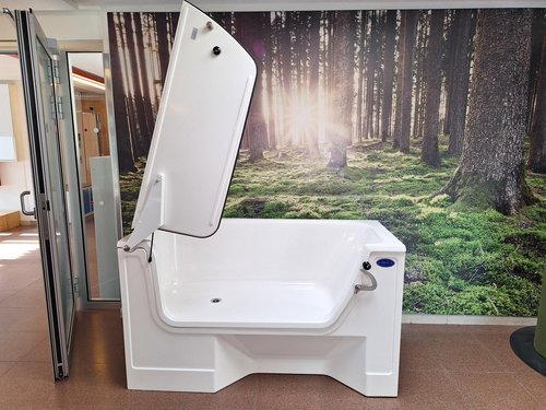 Barrierefreie Badewanne - offen, Frontansicht 