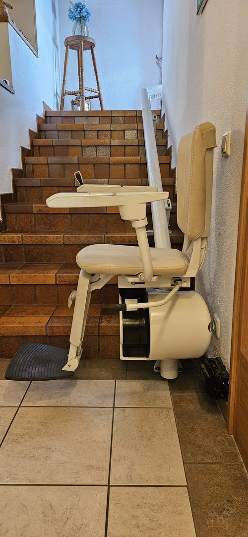 Bild vom Treppenlift von der Seite